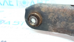 Maneta inferioară a arcului spate dreapta Ford Escape MK3 13- ruginită, silentblocul trebuie înlocuit