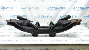Subcadrul spate al modelului Ford Escape MK3 13-19 AWD este ruginit, 2 lonje sunt rupte, 2 lonje au microfisuri