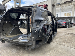 Четверть крыло задняя правая Ford Escape MK3 13-19 на кузове, черная, примята, тычки