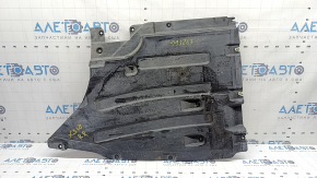 Protecția inferioară dreapta spate a caroseriei BMW X3 G01 18-24 este ruptă, îndoită, lipsește un fragment