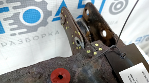 Планка телевизора нижняя Ford Escape MK3 17-19 рест, ржавая, нет закладных, надпилена