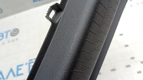 Ornamentele de deschidere a portbagajului Chevrolet Equinox EV au 24-26 zgârieturi