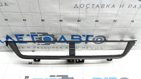 Ornament deflector panou frontal Chevrolet Equinox EV 24-26, central, structură neagră cu bandaj gri închis