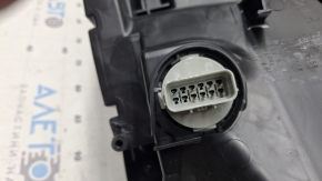 Ansamblu far față dreapta Honda CRV 23-26 LED cu bandă neagră lucioasă, un singur suport după reparație, zgârietură
