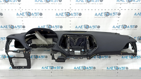 Panoul de bord frontal cu AIRBAG Jeep Cherokee KL 19-19 este negru, suporturile conductelor de aer sunt sparte