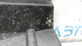 Elementele de fixare ale deflectorului inferior al radiatorului Jeep Cherokee KL 19-22 2.0T sunt rupte