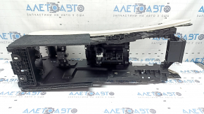Consolă centrală BMW X7 G07 19-25 Elfenbein-Weiss, zgârieturi, se poate curăța chimic