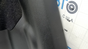 Ornament arc stânga Jeep Cherokee KL 19-23 negru, din fetru, sub capacul electric, zgârieturi, plastic alb, necesită curățare