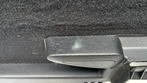 Ornament arc stânga Jeep Cherokee KL 19-23 negru, din fetru, sub capacul electric, zgârieturi, plastic alb, necesită curățare