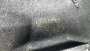 Ornament arc dreapta Jeep Cherokee KL 19-23 negru, din fetru, sub capacul electric, zgârieturi, plastic alb, necesită curățare
