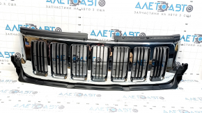 Решетка радиатора grill Jeep Grand Cherokee WK2 11-13 хром