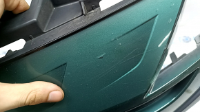 Grila radiatorului pentru un Toyota Prius 50 Prime 17-19 fără senzori de parcare este crăpată, ciobită, iar suportul este spart