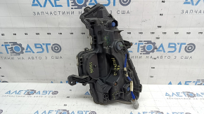 Semnalizator dreapta Toyota Prius 50 Prime 17-22 fără proiectoare de ceață, necesită lustruire, ciobit, suport rupt