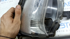 Semnalizator dreapta Toyota Prius 50 Prime 17-22 fără proiectoare de ceață, necesită lustruire, ciobit, suport rupt