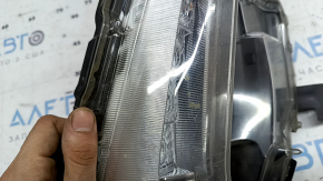 Semnalizator dreapta Toyota Prius 50 Prime 17-22 fără proiectoare de ceață, necesită lustruire, ciobit, suport rupt