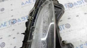 Semnalizator dreapta Toyota Prius 50 Prime 17-22 fără proiectoare de ceață, necesită lustruire, ciobit, suport rupt