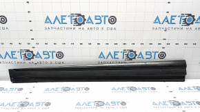 Ornament ușă stânga față inferioară, structură Chevrolet Bolt 17-20, ornament vopsit, element de fixare rupt, zgârieturi