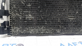 Condensatorul radiatorului de aer condiționat Audi A3 8V 15-20 1.4T, 1.8T, 2.0T, cu faguri, a căzut și s-a zdrobit