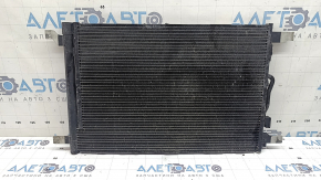 Condensatorul radiatorului de aer condiționat Audi A3 8V 15-20 1.4T, 1.8T, 2.0T, cu faguri, a căzut și s-a zdrobit