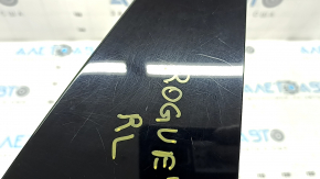 Ornament ușă spate stânga Nissan Rogue 21-26, negru lucios, zgârieturi