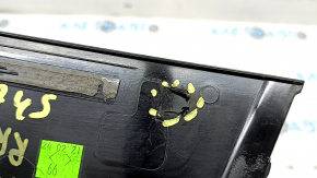 Ornament ușă spate dreapta Nissan Rogue 21-26, negru lucios, zgârieturi, element de fixare rupt