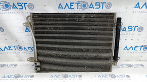 Condensatorul radiatorului de aer condiționat VW Passat b8 16-19 USA 2.0T a căzut