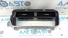 Deflector gură de aer centrală bord Nissan Rogue 21-26, negru lucios, cu buton de avertizare avarie, asamblat de noi, elemente de fixare rupte, zgârieturi