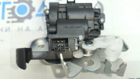 Замок крышки багажника VW Passat 16-19 USA