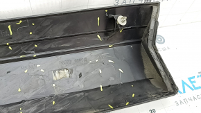 Ornament ușă dreapta față inferioară Nissan Rogue 21-25, structură, elemente de fixare rupte, îndoită, zgârieturi
