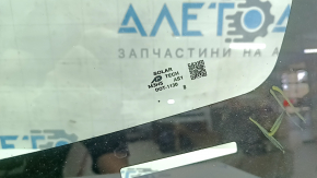 Лобовое стекло Toyota Prius 50 Prime 16-18 под датчик дождя, камеру, без проекции, SolarTech, царапины