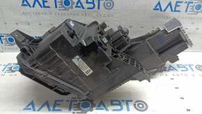 Ansamblu far dreapta față Chevrolet Equinox EV 24-26 cu unitate, fragment de fixare lipsă, fisură la fixare