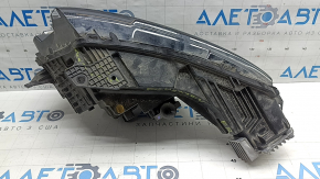 Ansamblu far dreapta față Chevrolet Equinox EV 24-26 cu unitate, fragment de fixare lipsă, fisură la fixare