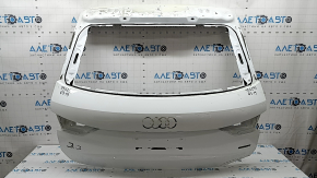 Дверь багажника голая Audi Q3 83A 19-25 белый LY9C, примят угол