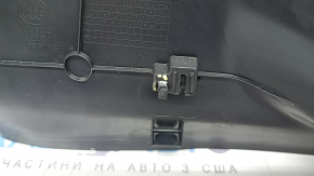 Ornament stâlp central stânga jos pentru Audi A4 B9 17-25, negru, zgârieturi, ghidaj rupt, plastic alb