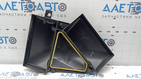 Capacul filtrului de habitaclu al BMW X5 E70 07-13 are o garnitură ruptă