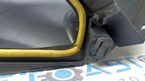 Capacul filtrului de habitaclu al BMW X5 E70 07-13 are o garnitură ruptă