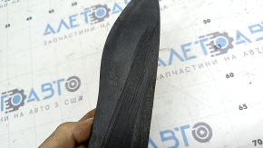Apărătoarea de noroi de la bara față, dreapta, Audi A4 B9 17-25, este uzată