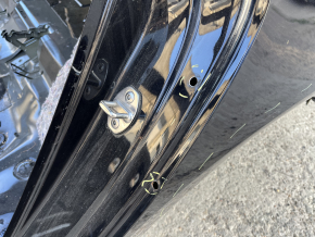 Aripă spate stânga VW Passat b8 16-19 USA pe caroserie, neagră, îndoită, găuri care nu provin din fabrică, crăpături