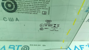 Zgârieturi pe geam ușă stânga față Audi Q3 83A 19-25