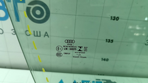 Zgârieturi pe geam ușă dreapta față Audi Q3 83A 19-25