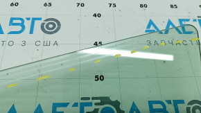 Zgârieturi pe geam ușă dreapta față Audi Q3 83A 19-25