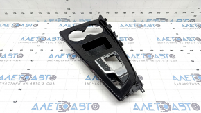 Накладка центральной консоли с подстаканниками Audi A4 B9 20-25 черный глянец, с накладкой шифтера, царапины