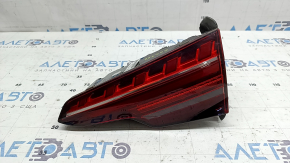 Фонарь внутренний крышка багажника правый Audi A4 B9 20-25 седан LED, с накладкой, трещина под стеклом