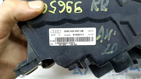 Фонарь внешний крыло правый Audi A4 B9 20-25 седан LED, царапины, трещина под стеклом