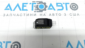 Плафон подсветки обшивки двери карточки передней правой Audi Q3 83A 19-25