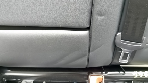 Спинка заднего ряда сидений 2 ряд левая Audi Q3 83A 19-25 с каркасом, кожа черная с серой строчкой, с подлокотником, с черным ремнем безопасности, вмятины, царапины, трещина в пластике
