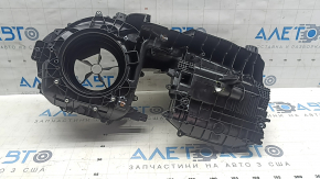 Corpul încălzitorului este gol, ventilația Chevrolet Equinox EV 24-26 este spartă, ieșirea țevii