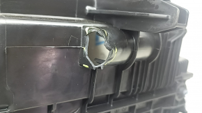 Corpul încălzitorului este gol, ventilația Chevrolet Equinox EV 24-26 este spartă, ieșirea țevii