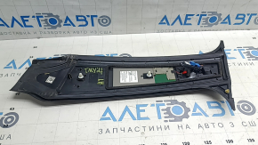 Накладка центральной стойки наружняя левая Tesla Model Y 20-25 с камерой, мелкие царапины, в клею
