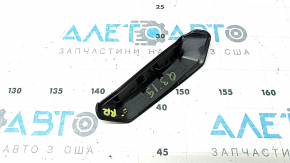 Накладка фонаря внутреннего двери багажника правая Audi Q3 83A 19-25 надломана направляющая